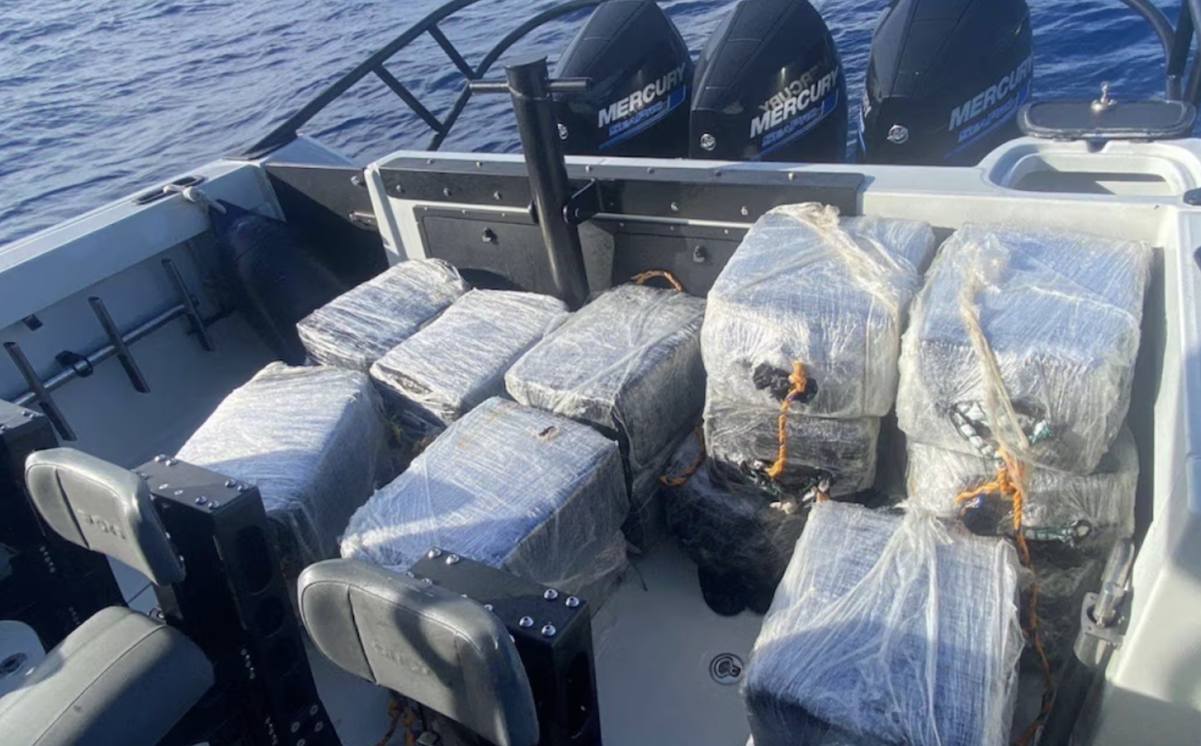 Semisumergible incautado en operación contra el narcotráfico marítimo Colombia 2025
